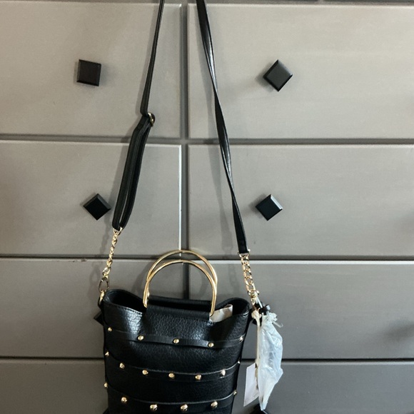 Jessica Simpson Bag in Black with Gold Accents - Picture 2 of 7